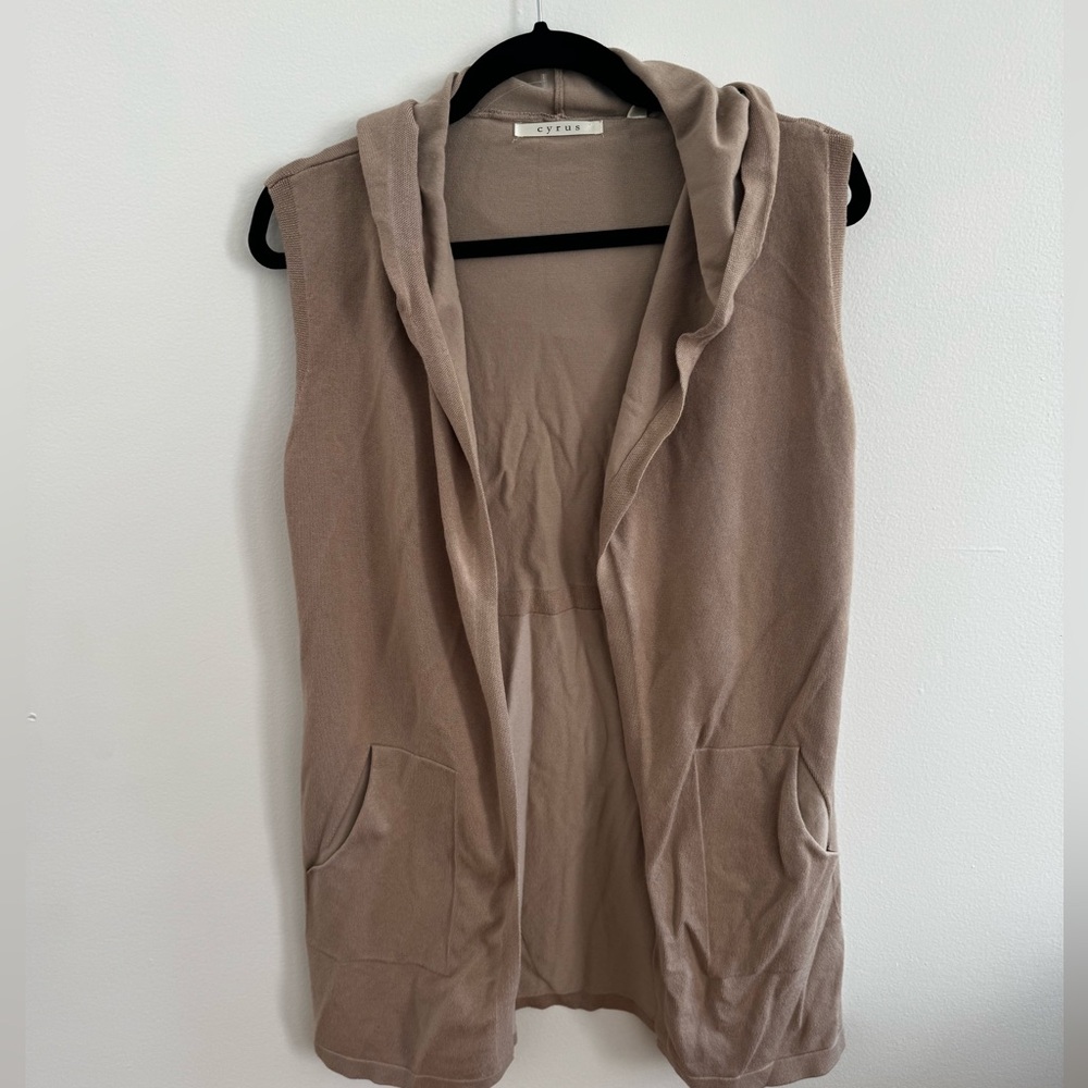 Light brown hooded cardigan vest